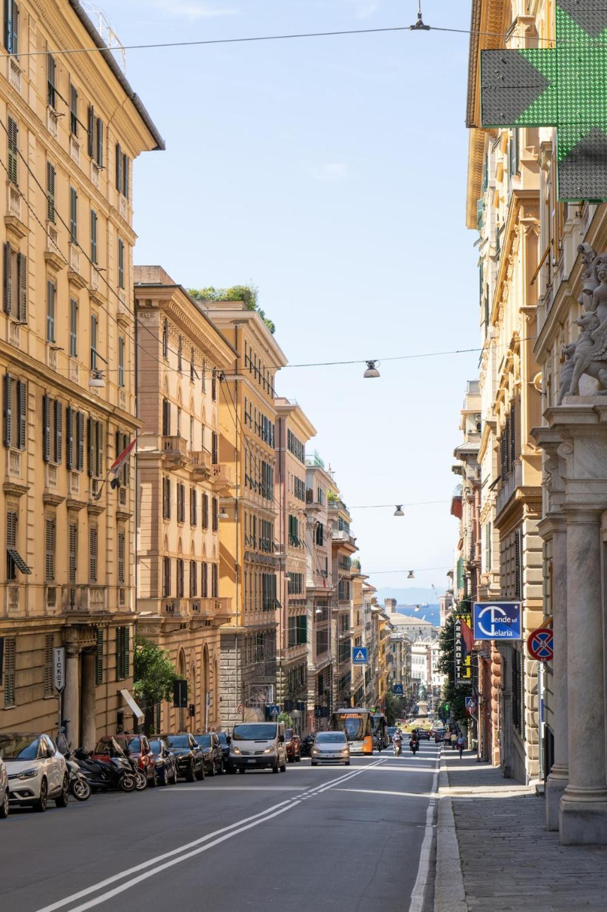 In Centro, Doccia Con Genua
